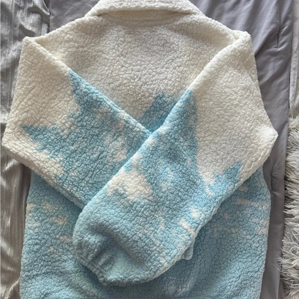 Gilly Hicks Cream and Light Blue Sweater - Picture 4 of 5